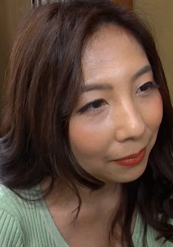 母とふたりの家族旅行!息子愛が強すぎる母は性欲が抑えきれず…息子相手に快楽に溺れ肉体関係にハマっていく母子!