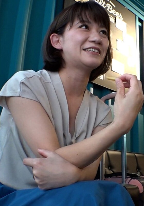 断れない奥様は実はハメ撮り好きな淫乱奥様!初対面の相手に中出しエッチを撮らせて本気イキ!